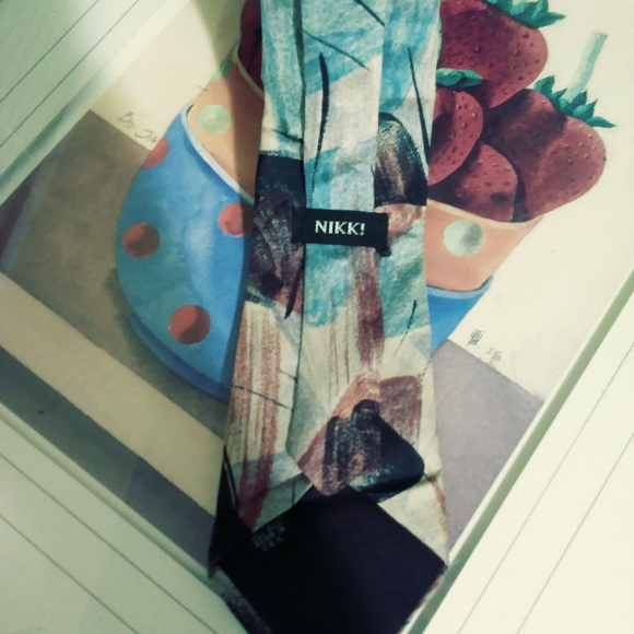 Nikki Designer Silk Tie Made In U.S.A. ⭐🌴🌐 - Picture 4 of 4